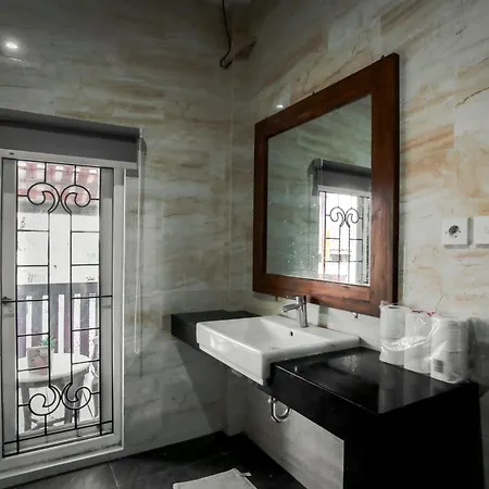 Inez Homestay Yogyakarta Exterior photo